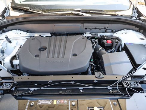 New 2026 Volvo XC60 B5 Ultra w/ Climate Package image 36