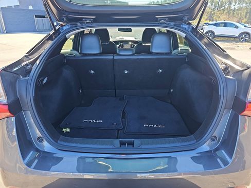 Used 2022 Toyota Prius Limited FWD image 12