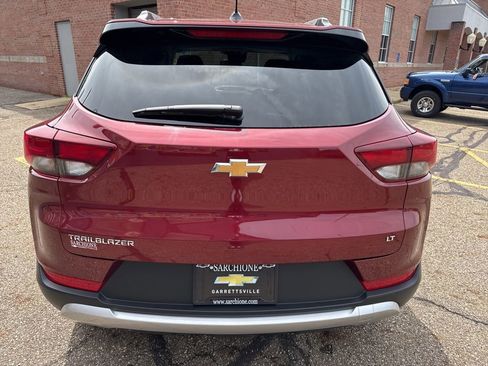 Used 2023 Chevrolet TrailBlazer LT FWD image 4