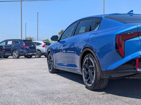 Used 2025 Kia K4 GT-Line w/ GT-Line Premium Package image 7