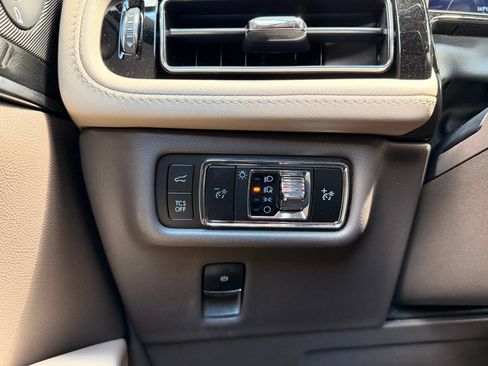Used 2023 Lincoln Nautilus Reserve w/ Equipment Group 201A AWD/4WD image 22