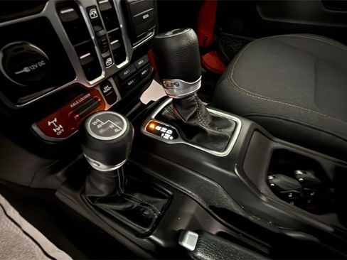 Used 2024 Jeep Wrangler Willys image 23