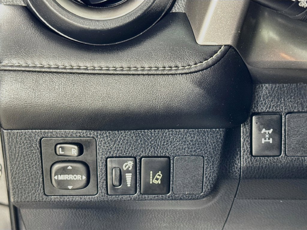 Used 2017 Toyota RAV4 XLE w/ Plus Special Value Package AWD/4WD image 10