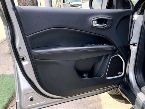 Used 2017 Jeep Compass Limited image 19