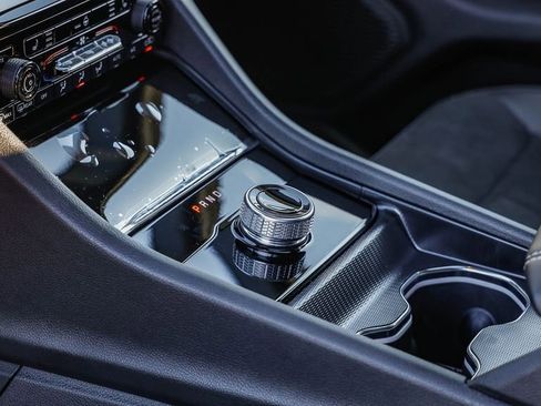 New 2025 Jeep Grand Cherokee Altitude image 21