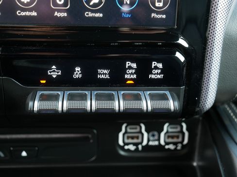 Used 2019 RAM 1500 Limited AWD/4WD image 31