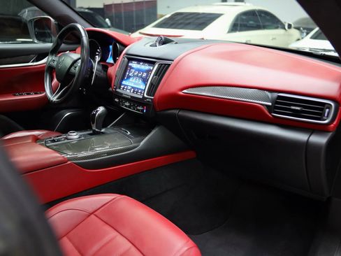Used 2018 Maserati Levante S GranSport image 30