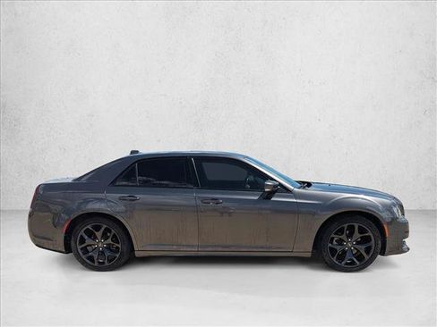 Used 2022 Chrysler 300 Touring L w/ Comfort Group RWD image 4