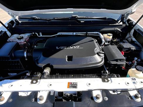 Used 2018 Chevrolet Colorado ZR2 image 9