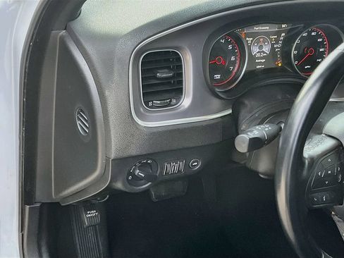 Used 2022 Dodge Charger SXT RWD image 10