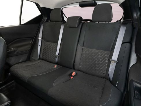 Used 2021 Nissan Kicks S image 19