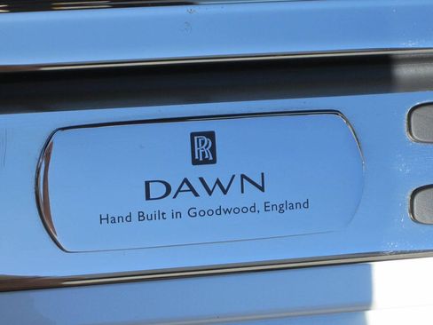 Used 2016 Rolls-Royce Dawn RWD image 40