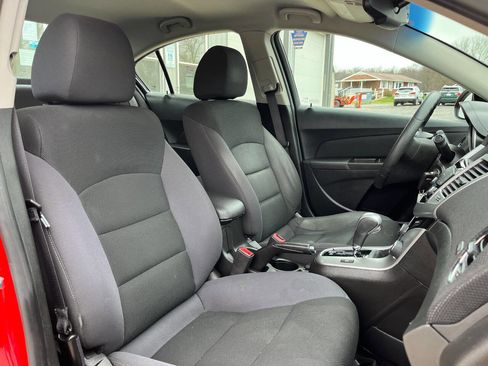 Used 2016 Chevrolet Cruze LT FWD image 13