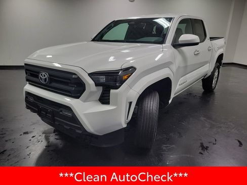 Used 2025 Toyota Tacoma SR5 RWD image 4