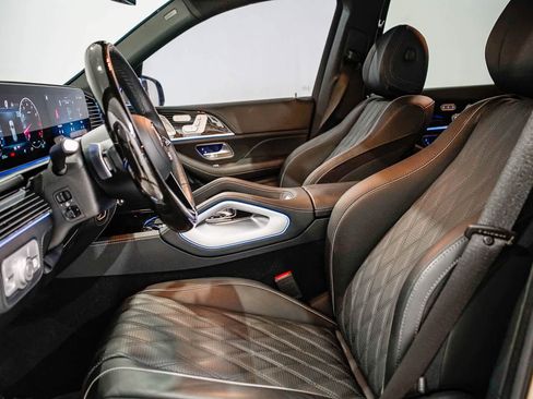 Used 2024 Mercedes-Benz Maybach GLS 600 4MATIC image 17