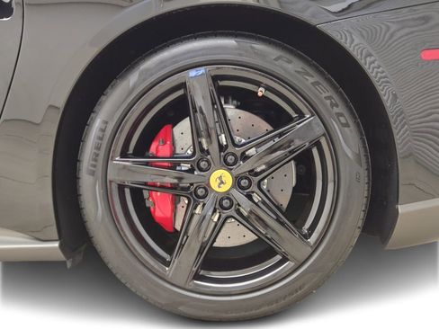 Used 2015 Ferrari F12 Berlinetta image 15