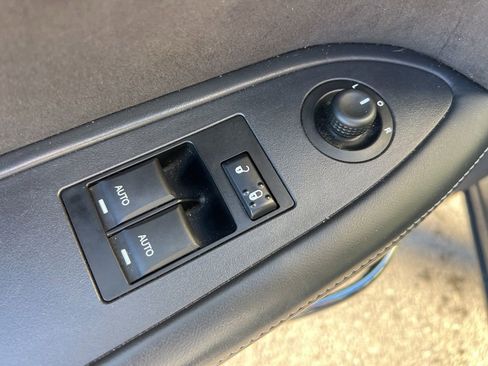 Used 2013 Dodge Challenger SRT8 w/ Harman Kardon Audio Group image 10