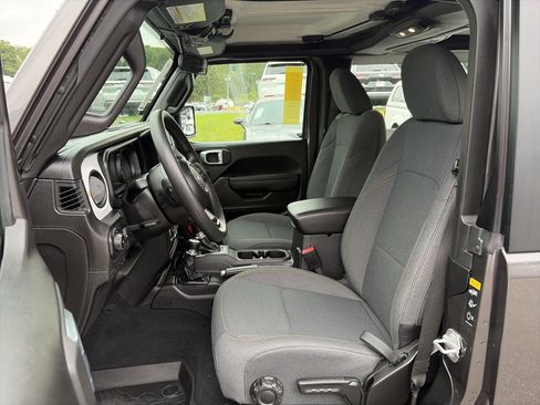 Certified 2026 Jeep Wrangler Sport AWD/4WD image 9