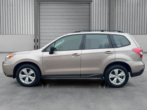 Used 2015 Subaru Forester 2.5i w/ Alloy Wheel Package AWD/4WD image 2