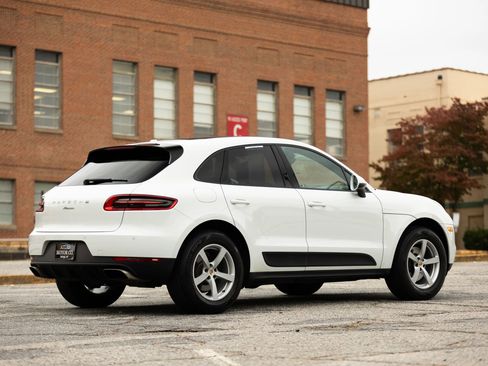 Used 2018 Porsche Macan Sport Edition image 8