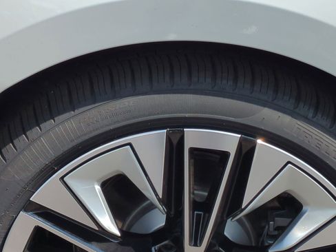 Certified 2026 BMW 530i w/ Premium Package image 11