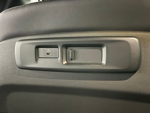 Used 2021 BMW X6 xDrive40i w/ M Sport Package AWD/4WD image 12