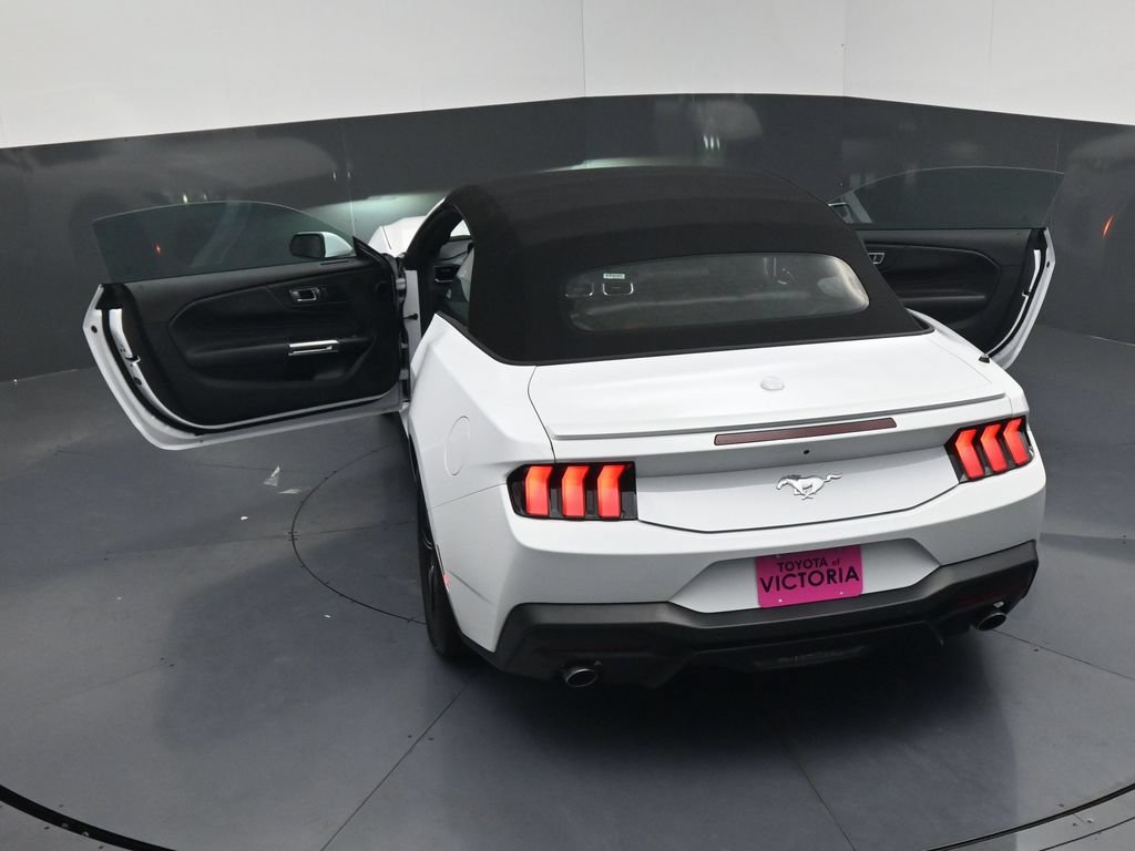 Used 2025 Ford Mustang Premium RWD image 21