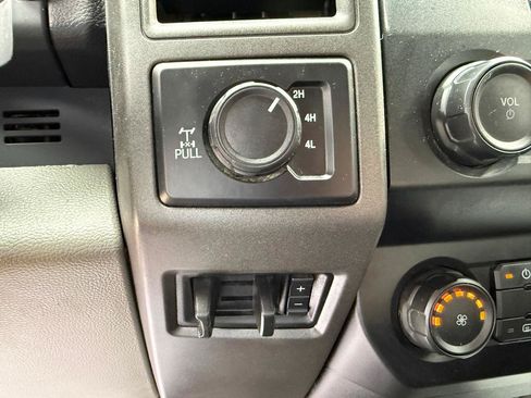 Used 2022 Ford F250 XL w/ Power Equipment Group AWD/4WD image 16