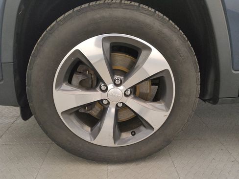 Used 2019 Jeep Cherokee Limited AWD/4WD image 31