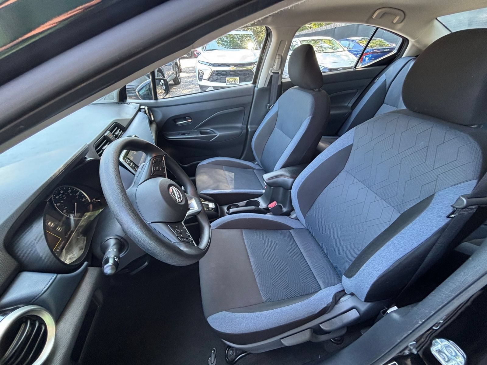 Used 2025 Nissan Versa SV FWD image 36
