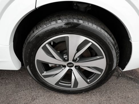Used 2024 Audi Q8 e-tron Premium Plus AWD/4WD image 8