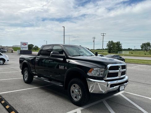 Used 2018 RAM 2500 Tradesman w/ Chrome Appearance Group image 4