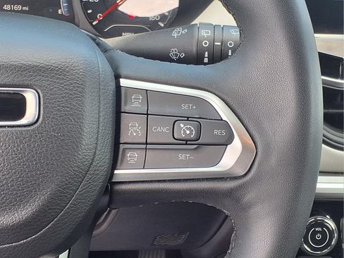Used 2025 Jeep Compass Limited AWD/4WD image 17