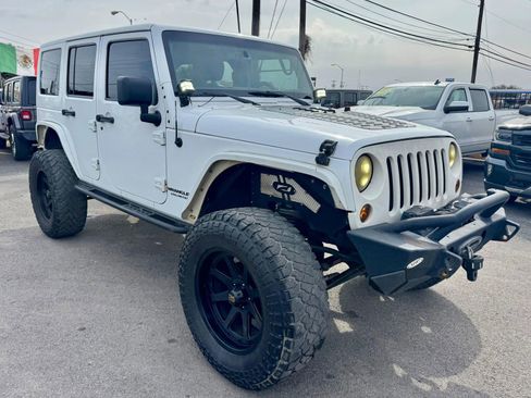 Used 2014 Jeep Wrangler Unlimited Sahara w/ Connectivity Group image 12