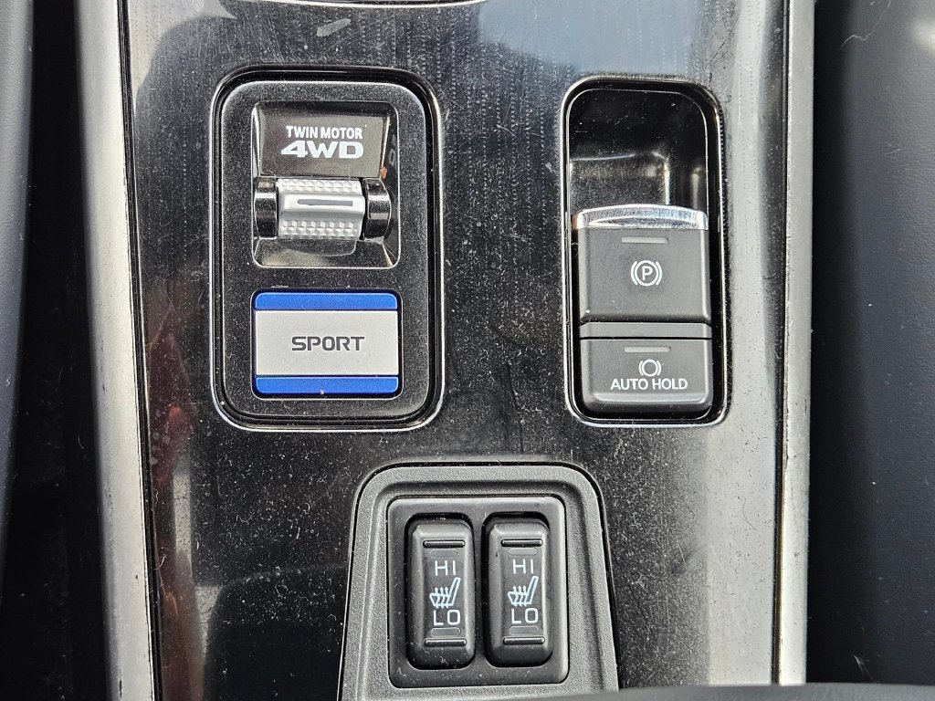 Used 2021 Mitsubishi Outlander 4WD Plug-In Hybrid image 30