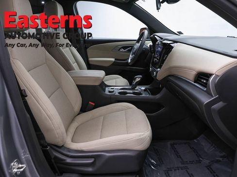 Used 2023 Chevrolet Traverse LS FWD image 23
