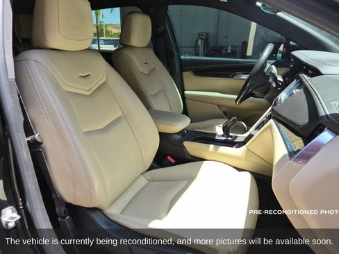 Used 2019 Cadillac XT5 FWD image 13