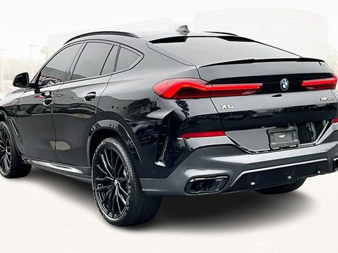 Used 2022 BMW X6 M50i image 4