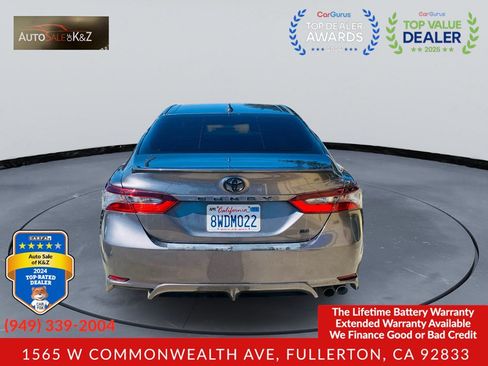 Used 2018 Toyota Camry SE FWD image 4