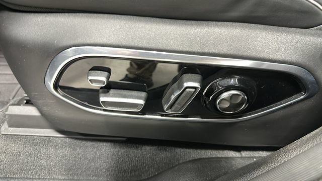 Used 2024 Jeep Grand Cherokee Summit AWD/4WD image 15
