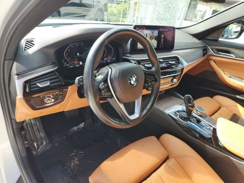 Used 2023 BMW 530i w/ Premium Package image 27