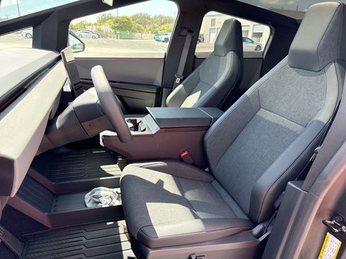 Used 2026 Tesla Cybertruck AWD Crew Cab image 13