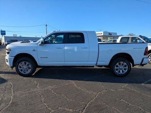 New 2026 RAM 2500 Laramie AWD/4WD image 7