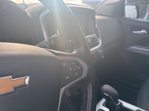 Used 2022 Chevrolet Colorado LT w/ LT Convenience Package image 12