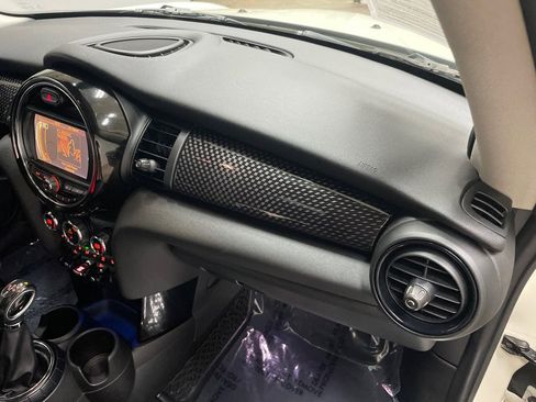 Used 2017 MINI Cooper S w/ Premium Package image 33