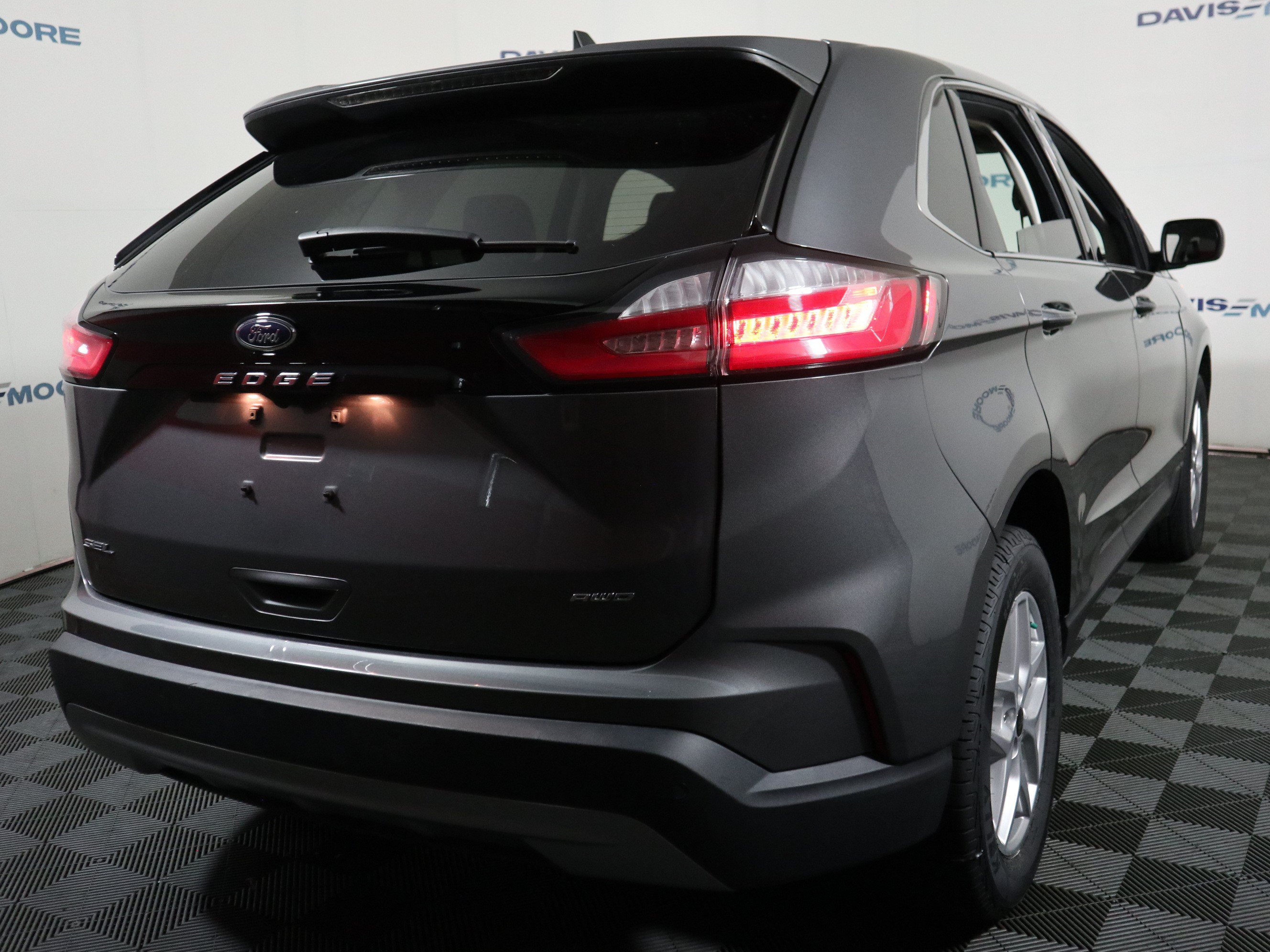 Used 2024 Ford Edge SEL AWD/4WD image 6