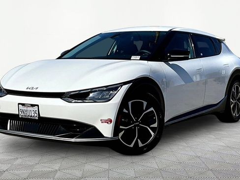 Used 2024 Kia EV6 Light RWD image 3