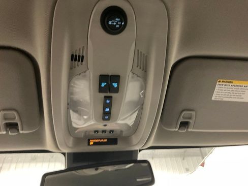 Used 2016 Chevrolet Equinox LTZ w/ Enhanced Convenience Package AWD/4WD image 24