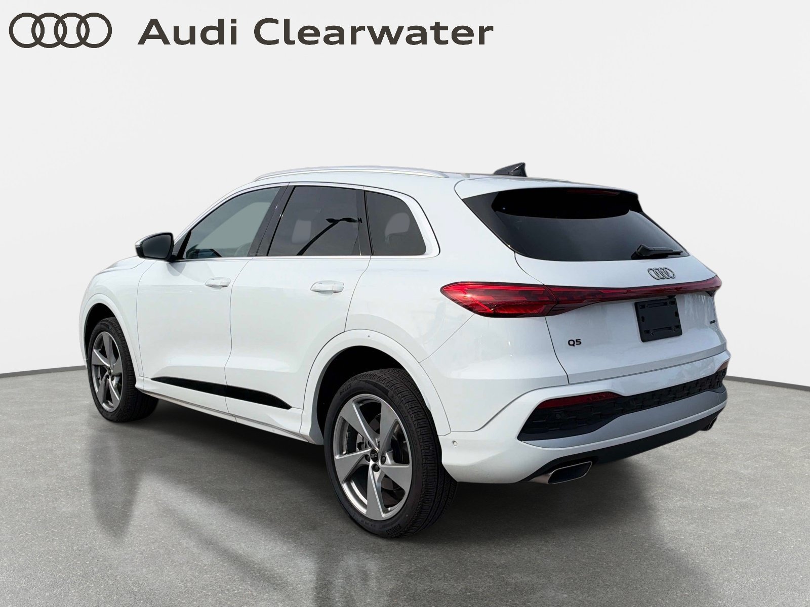 Used 2025 Audi Q5 Premium Plus AWD/4WD image 2