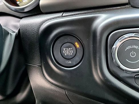 Certified 2022 Jeep Wrangler Unlimited Sport w/ Sun And Sound Package AWD/4WD image 27